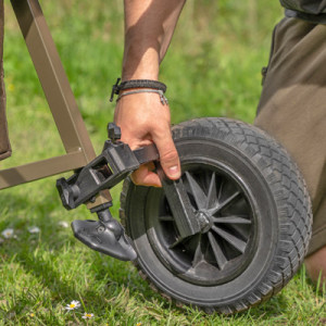 AVID CARP Transit 3 Wheel Barrow 3