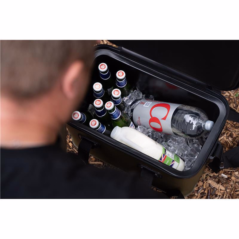 AVID CARP Stormshield Deluxe Cooler 30Ltr