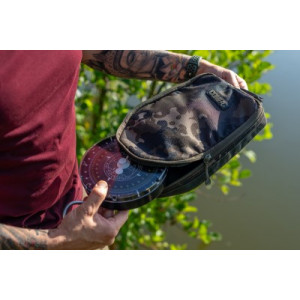KORDA Compac Scales Pouch Dark Kamo 3