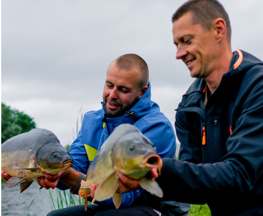 Pêche à la carpe entre amis